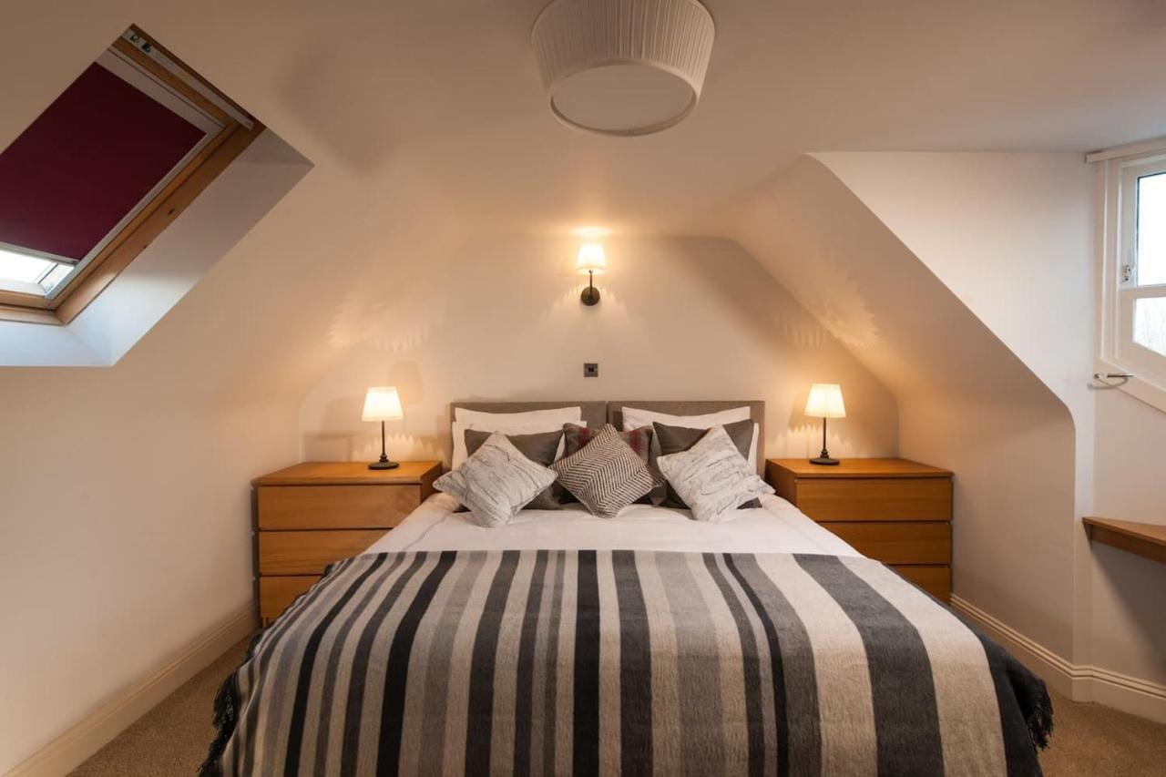 Thornhill House - Historic 5 Bedroom 5 Ensuite Stirling