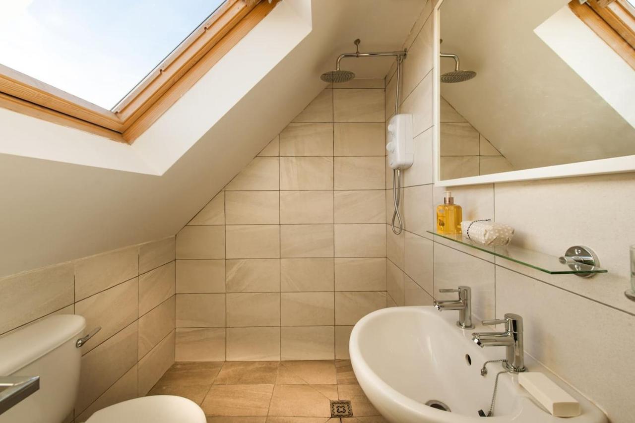 Thornhill House - Historic 5 Bedroom 5 Ensuite * Stirling