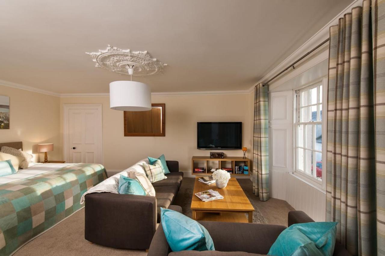 Thornhill House - Historic 5 Bedroom 5 Ensuite * Stirling